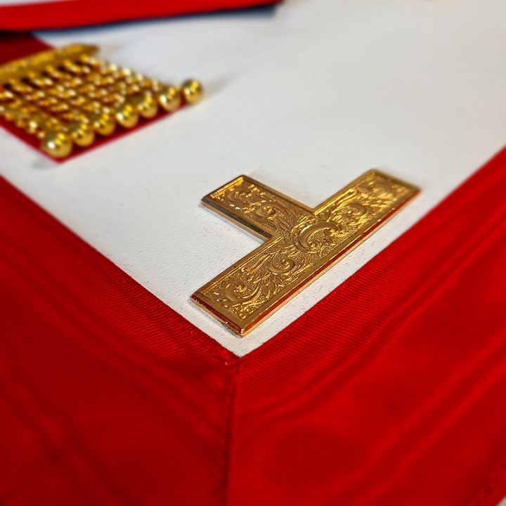 VENERABLE MASTER / PAST MASTER APRON AASR IN LEATHER WITH POCKET, BLACK LINING, 2 GOLDEN TASSELS AND 3 GOLDEN METAL TAUS